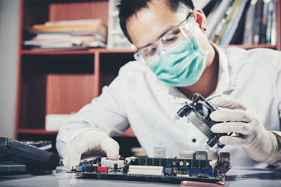 How to Clean a Laptop Screen Properly